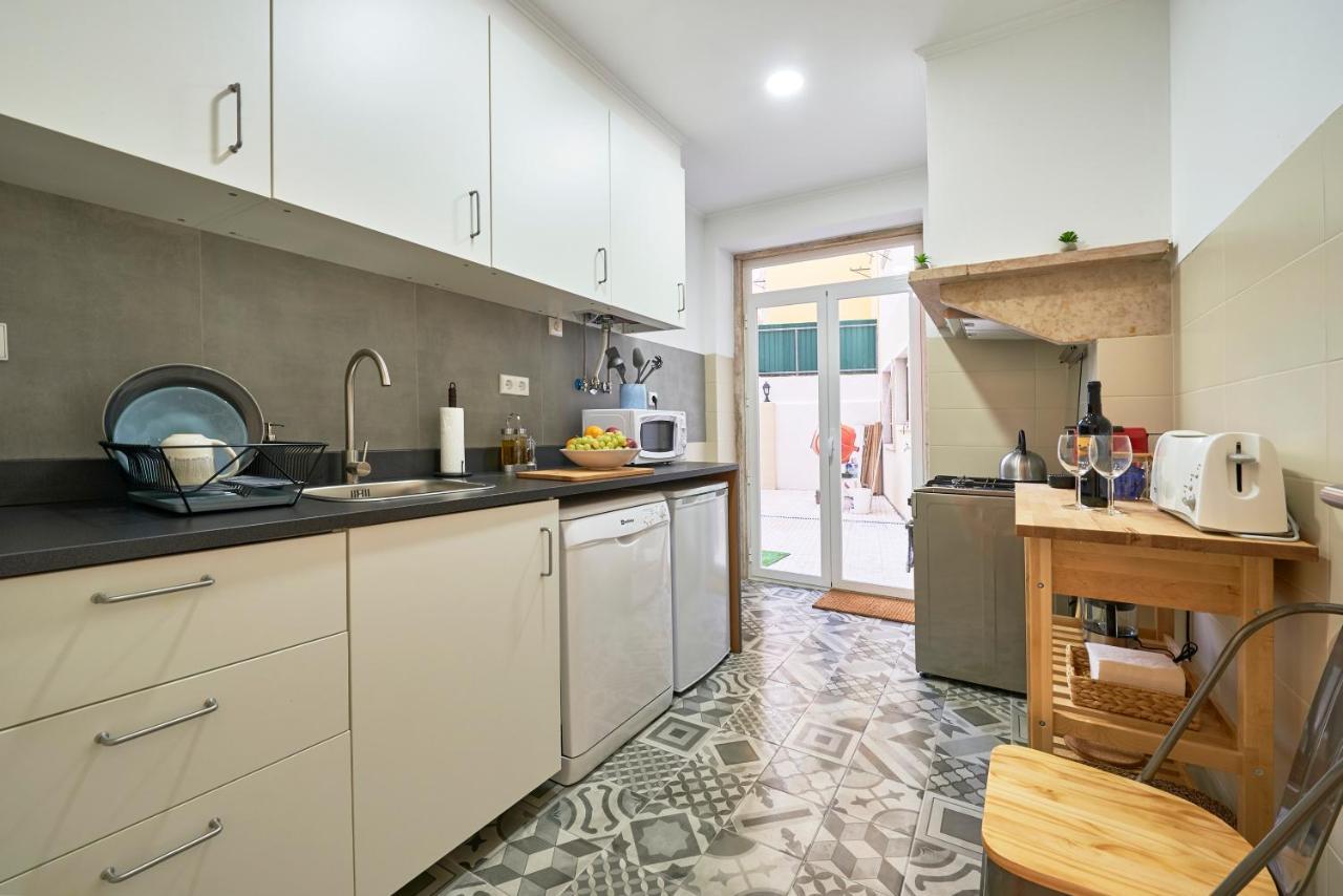 Belém Light Filled Apt With Patio, By TimeCooler Lisboa Exterior foto