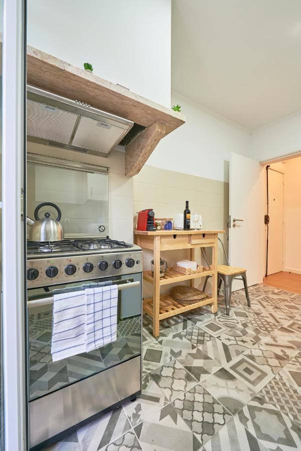 Belém Light Filled Apt With Patio, By TimeCooler Lisboa Exterior foto